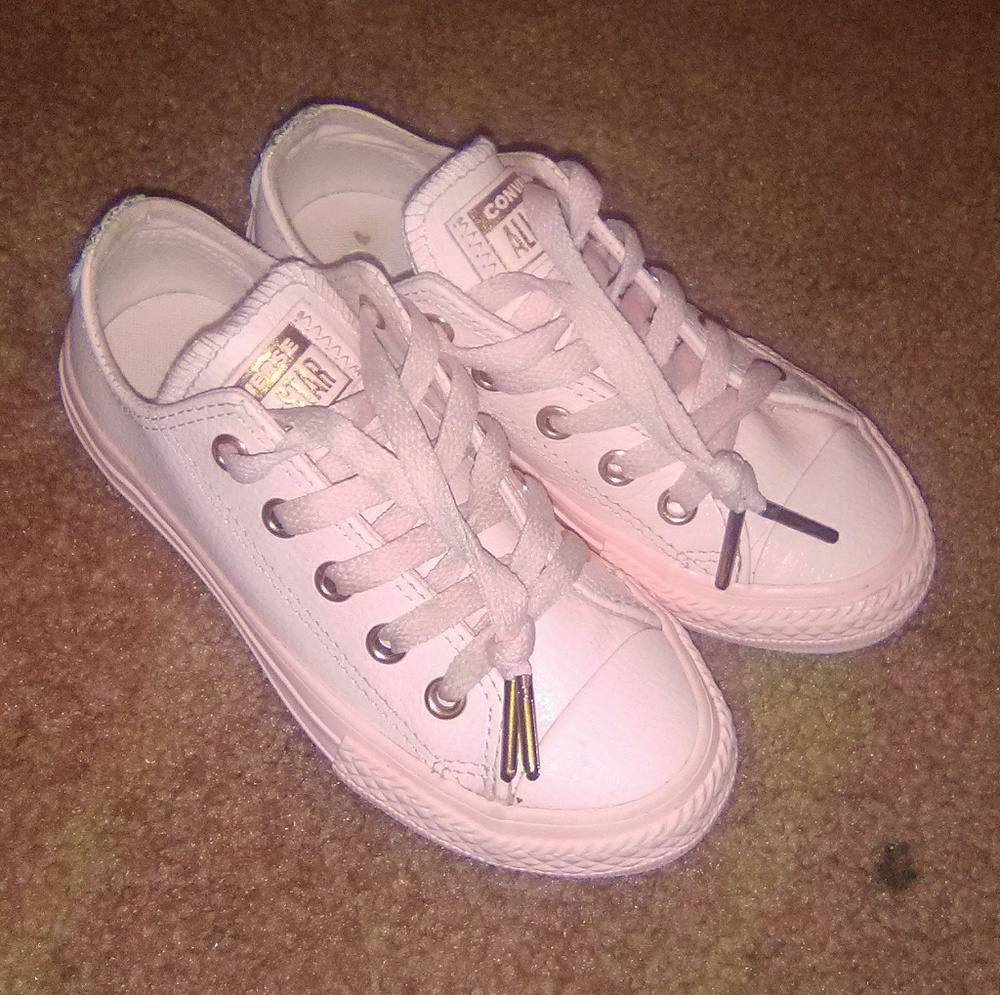 Converse - Picture 2 of 2